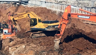 Разработка котлована экскаватором под фундамент в зиме — цена от 2619 руб. | 2Землекопа-Зма