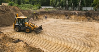 Разработка котлована Зима, цена от 315 руб./м3.